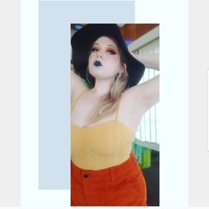 Meet your Posher, Alexia